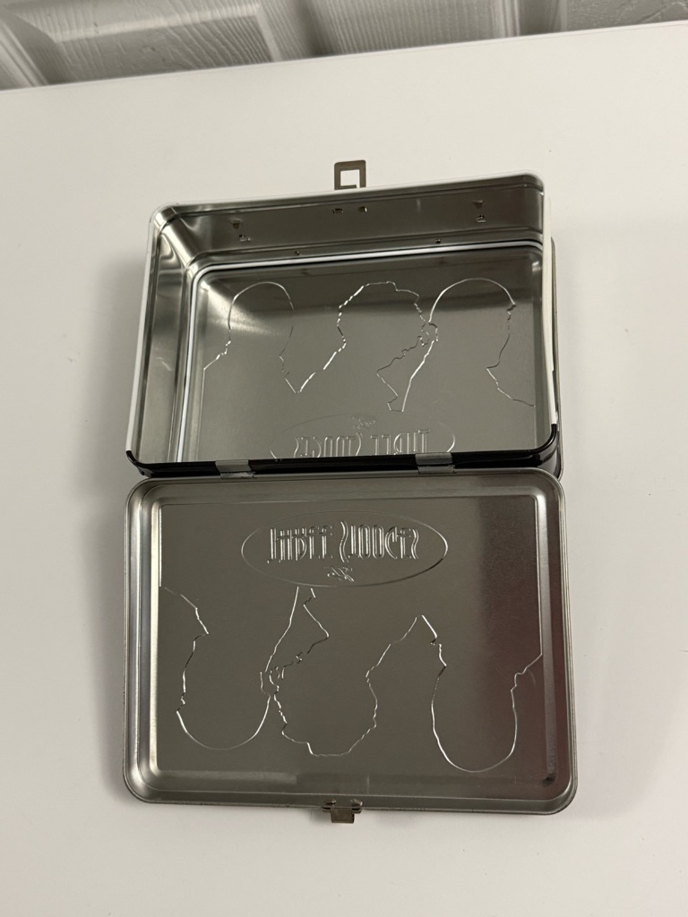 Three 3 Stooges 2009 Collectable Tin Lunchbox With Collectible Magnetic Buttons - Picture 4 of 14